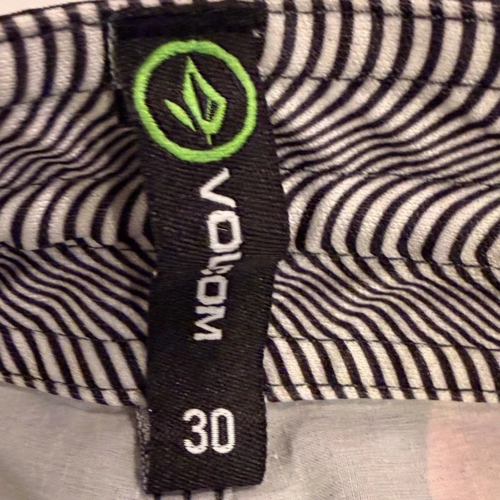 Volcom alienated mod